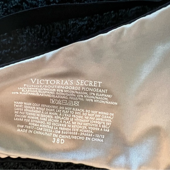 Victoria's Secret Black Lace Push-Up Bra - Picture 4 of 6